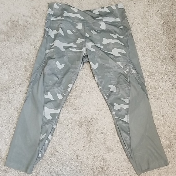 SALE VOGO ATHLETICA CAMO MESH SIDES LEGGINGS - Picture 6 of 12